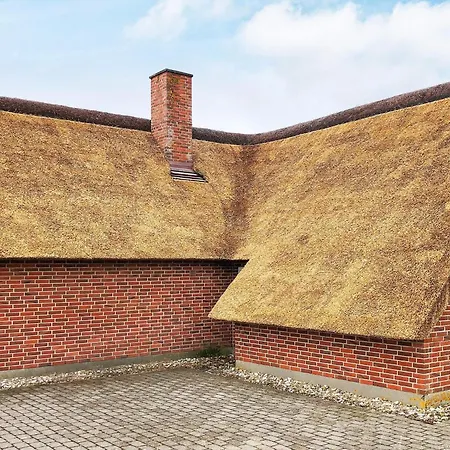 Vakantiehuis Luxurious Retreat In Blavand-by Traum *